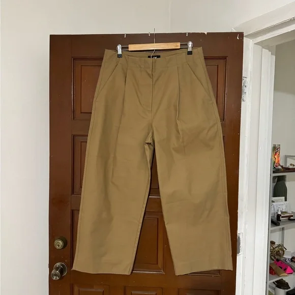 Banana republic - Picture 3 of 4